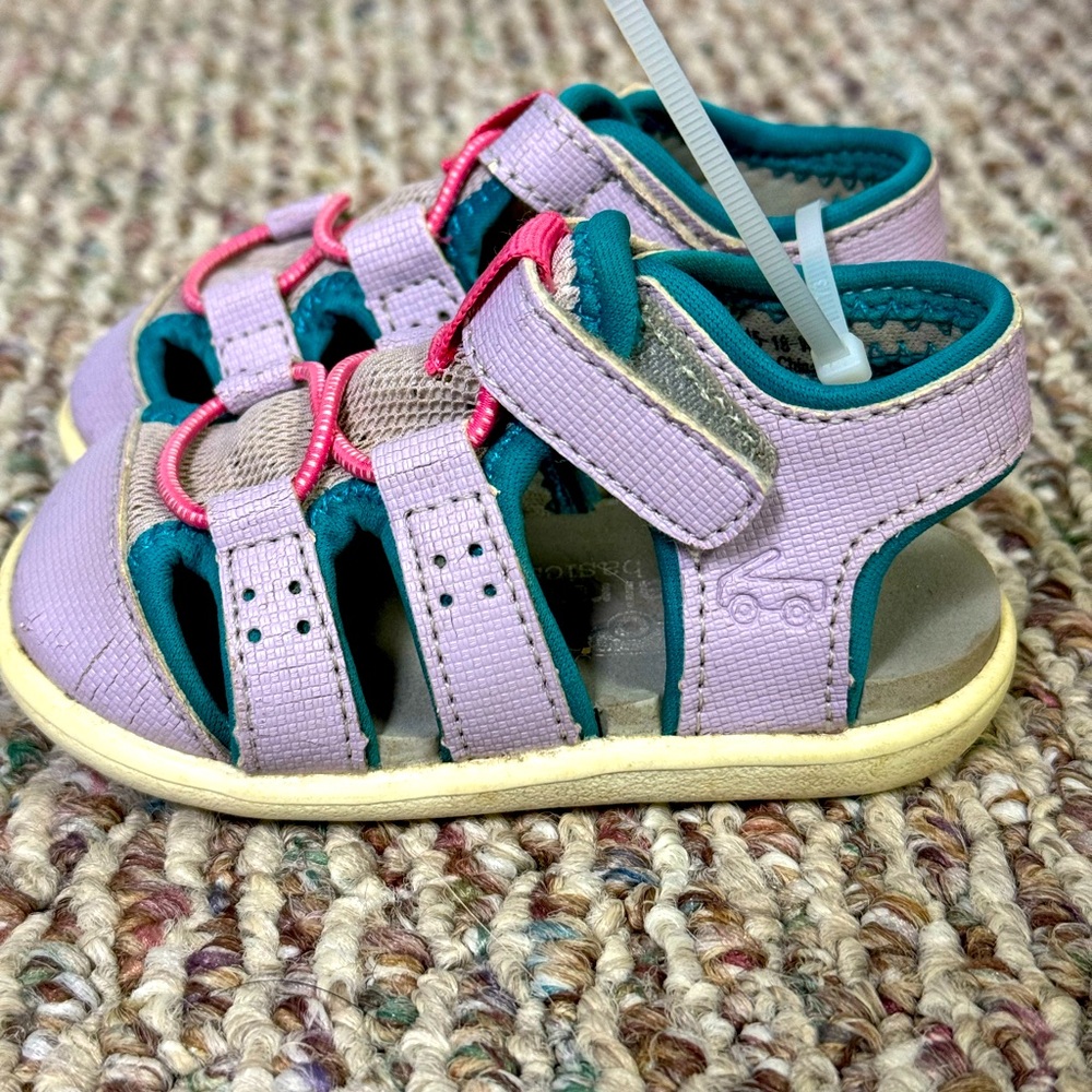 See Kai Run size 4 Sandal Shoes